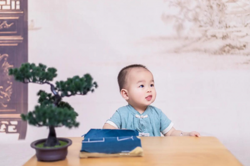 果洛宝宝拉屎就哭 果洛宝宝拉屎就哭